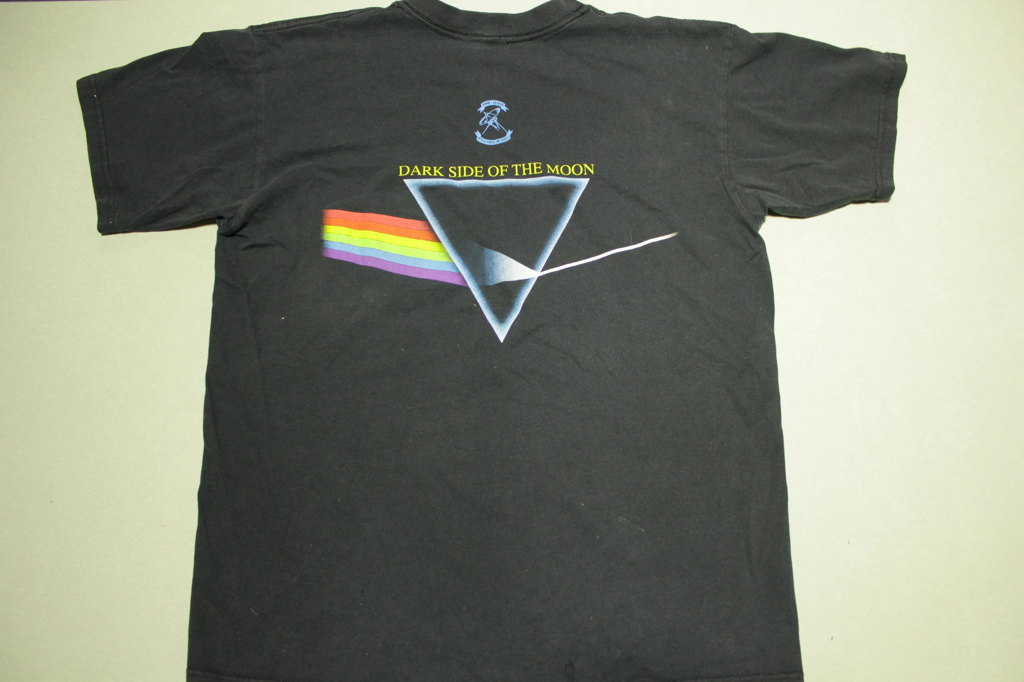 Pink Floyd 1996 Vintage 90's Dark Side of The Moon Concert Rock T-Shirt Distressed